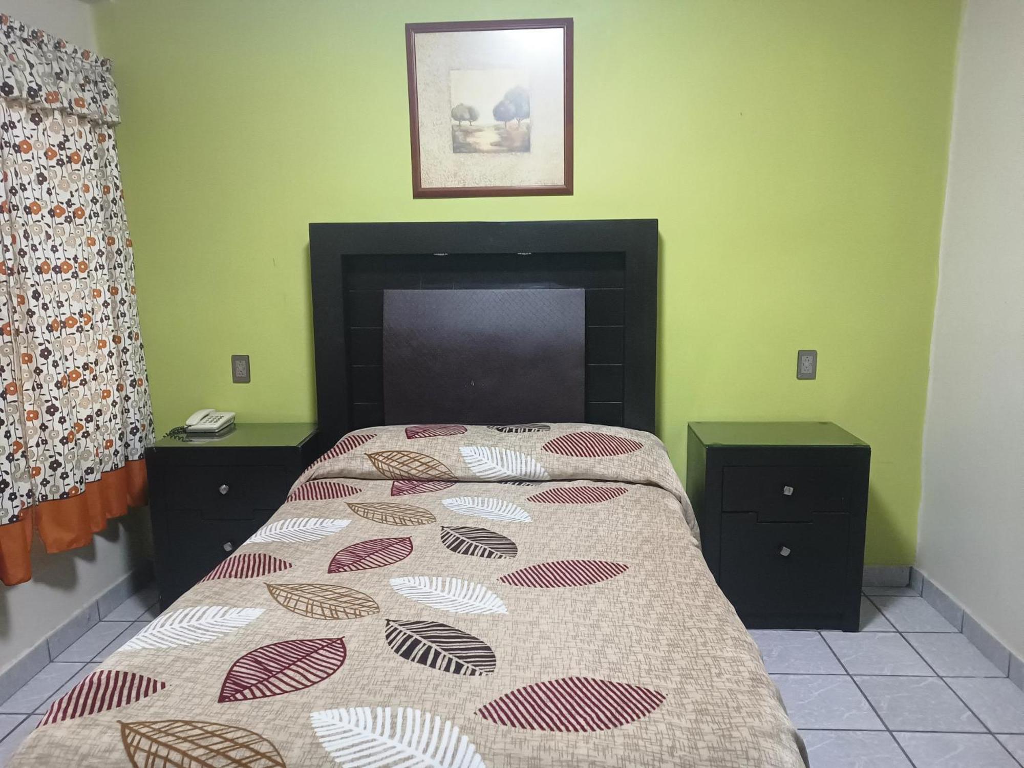 Hotel Baeza Delicias Exterior photo