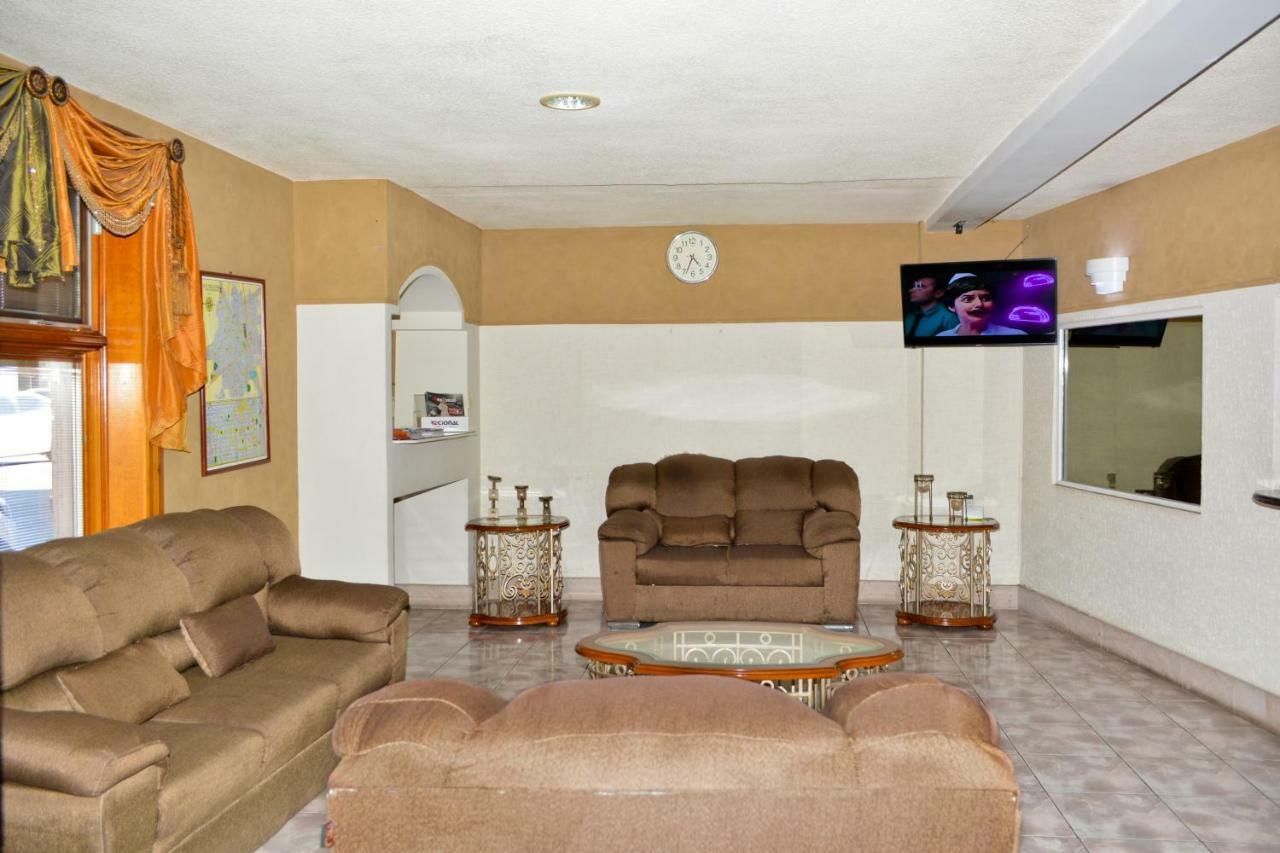Hotel Baeza Delicias Exterior photo