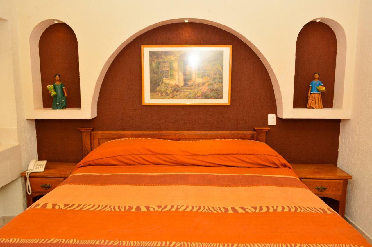 Hotel Baeza Delicias Exterior photo